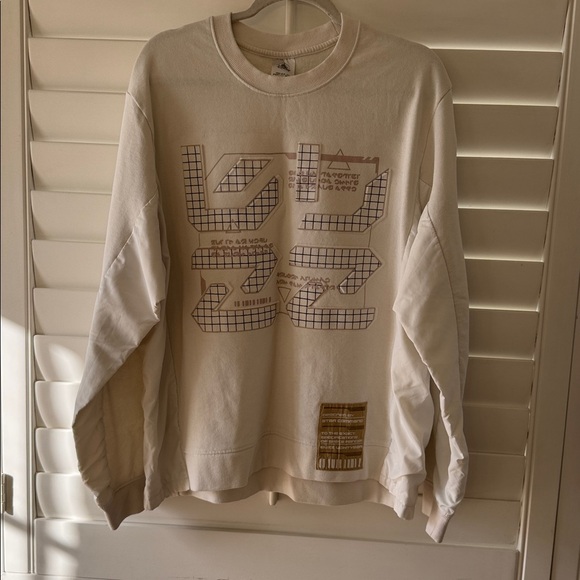 DISNEY PARKS Star Command Buzz Lightyear Sweatshirt Off White Sweater Size LG - Picture 1 of 9